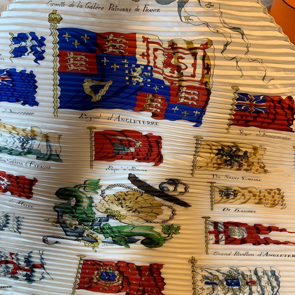 Hermes Plisse Pleated Silk Scarf - flags Made in France vintage rare - Picture 12 of 13